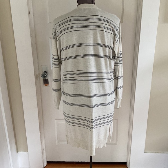 Heartloom Lightweight Cream Striped Cardigan Sweater Medium - Picture 3 of 4